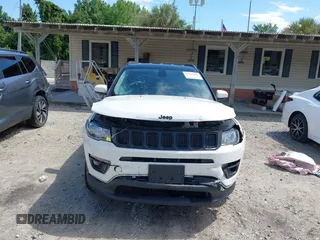 2021 Jeep Compass Latitude z VIN 3C4NJDBB8MT555358, wystawiony jako IAAI lot #42262036 z przebiegiem 67 917 mil mil oraz . Historia ofert i sprzedaży dostępna na DreamBid. Obrazek 12.