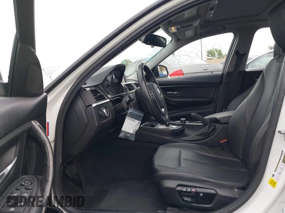2015 BMW 3 Series 328i с VIN WBA3C1C57FK120258, выставлен на аукционе IAAI как лот 42425656 с пробегом 99 162 миль миль и . История ставок и продаж доступна на DreamBid. Изображение 5.