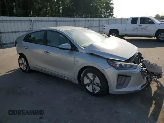 2020 Hyundai Ioniq Blue z VIN KMHC65LC0LU219743, wystawiony jako Copart lot #55329905 z przebiegiem 13 579 mil mil oraz Nie do naprawy • Non repairable. Historia ofert i sprzedaży dostępna na DreamBid. Obrazek 4.
