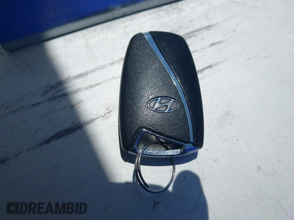 2015 Hyundai Azera Limited with VIN KMHFH4JG1FA476455, listed as a IAAI auction lot 42407261 with 110,293 mi miles and . Bid and sale history available at DreamBid. Image 11.