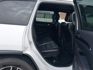 2019 Jeep Grand Cherokee Trailhawk with VIN 1C4RJFLG0KC837817, listed as a IAAI auction lot 41754787 with 86,235 mi miles. Bid and sale history available at carsss.com. Image 8.