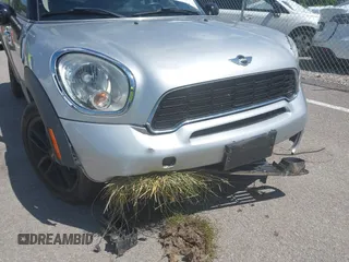 2011 MINI Countryman S with VIN WMWZC5C53BWL53641, listed as a IAAI auction lot 42547084 with 171,647 mi miles and . Bid and sale history available at DreamBid. Image 6.