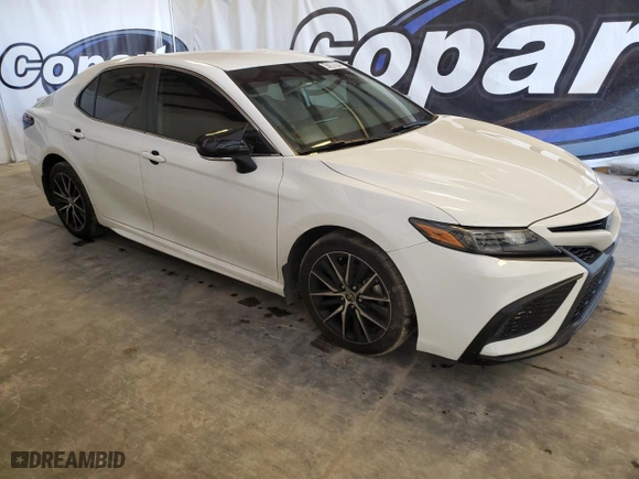 2022 Toyota Camry SE with VIN 4T1T11AK8NU712736, listed as a Copart auction lot 42088875 with 41,850 mi miles and Clean Title. Bid and sale history available at carsss.com. Image 4.