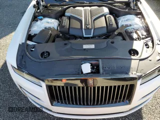 2023 Rolls-Royce Ghost Black Badge z VIN SCATD6C00PU220233, wystawiony jako Copart lot #77344924 z przebiegiem 4438 mil mil oraz Nie do naprawy. Historia ofert i sprzedaży dostępna na DreamBid. Obrazek 11.