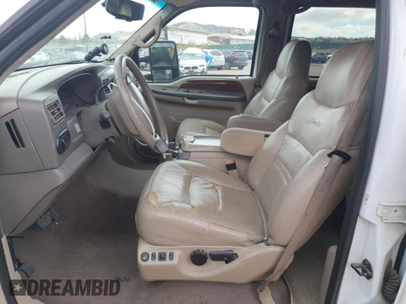 2001 Ford Excursion Limited z VIN 1FMNU42F01ED72943, wystawiony jako Copart lot #53872445 z przebiegiem 195 219 mil mil oraz Szkoda całkowita • Salvage title. Historia ofert i sprzedaży dostępna na DreamBid. Obrazek 7.