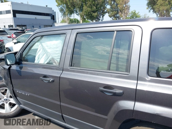 2016 Jeep Patriot Latitude with VIN 1C4NJRFB2GD637975, listed as a IAAI auction lot 42662174 with 115,709 mi miles and . Bid and sale history available at DreamBid. Image 15.