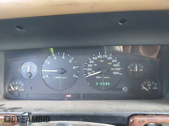 1997 Jeep Grand Cherokee Limited with VIN 1J4GZ78Y8VC718435, listed as a IAAI auction lot 41405361 with 210,599 mi miles. Bid and sale history available at carsss.com. Image 7.