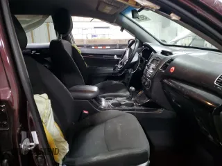 2014 Kia Sorento LX with VIN 5XYKTDA73EG427077, listed as a Copart auction lot 45952605 with 121,234 mi miles and Salvage Title. Bid and sale history available at carsss.com. Image 7.