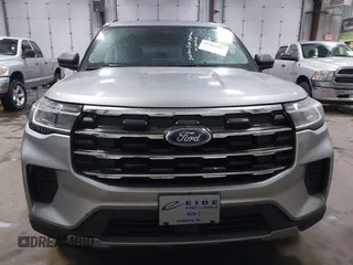 2025 Ford Explorer Active with VIN 1FMUK8DH0SGA35718, listed as a IAAI auction lot 41283665 with 391 mi miles. Bid and sale history available at carsss.com. Image 12.