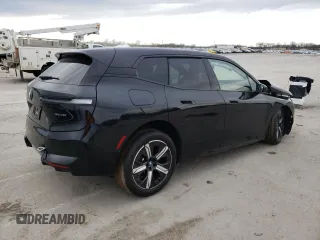 2022 BMW iX xDrive50 z VIN WB523CF0XNCJ77116, wystawiony jako Copart lot #42071493 z przebiegiem 4478 mil mil oraz . Historia ofert i sprzedaży dostępna na DreamBid. Obrazek 3.