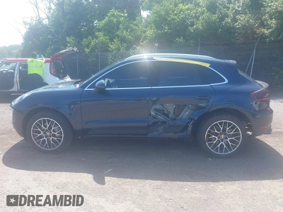 2018 Porsche Macan S with VIN WP1AB2A50JLB31206, listed as a IAAI auction lot 42539442 with 52,941 mi miles and . Bid and sale history available at DreamBid. Image 15.