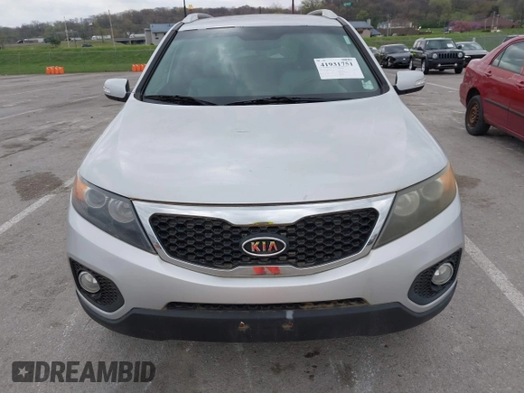 2011 Kia Sorento LX with VIN 5XYKT4A29BG066860, listed as a IAAI auction lot 41931751 with 191,240 mi miles. Bid and sale history available at carsss.com. Image 6.