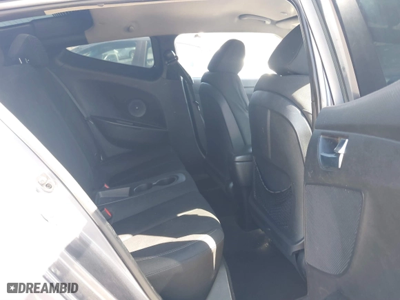 2015 Hyundai Veloster with VIN KMHTC6AD1FU233648, listed as a IAAI auction lot 41822881 with 162,368 mi miles. Bid and sale history available at carsss.com. Image 8.