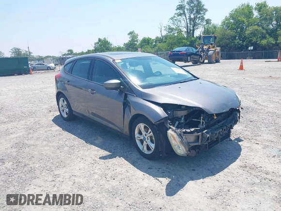 2012 Ford Focus SE z VIN 1FAHP3K28CL229646, wystawiony jako IAAI lot #42491915 z przebiegiem 174 105 mil mil oraz . Historia ofert i sprzedaży dostępna na DreamBid. Obrazek 1.