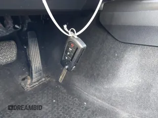 2024 Toyota Camry LE z VIN 4T1C11AK2RU864906, wystawiony jako IAAI lot #41638637 z przebiegiem 75 013 mil mil oraz . Historia ofert i sprzedaży dostępna na DreamBid. Obrazek 11.