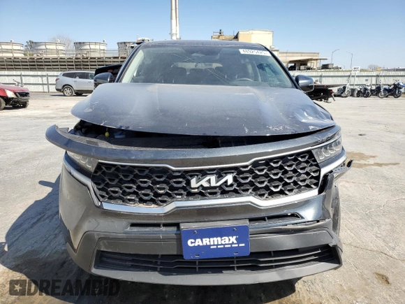 2022 Kia Sorento LX z VIN 5XYRG4LC9NG086684, wystawiony jako Copart lot #48925425 z przebiegiem 51 376 mil mil oraz Szkoda całkowita • Salvage title. Historia ofert i sprzedaży dostępna na DreamBid. Obrazek 5.