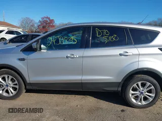 2019 Ford Escape SE z VIN 1FMCU9GD1KUC51552, wystawiony jako IAAI lot #40948295 z przebiegiem 24 571 mil mil oraz . Historia ofert i sprzedaży dostępna na DreamBid. Obrazek 14.