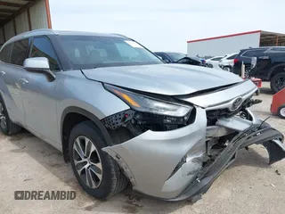 2022 Toyota Highlander XLE z VIN 5TDGZRAH8NS090208, wystawiony jako IAAI lot #41711763 z przebiegiem 64 843 mil mil oraz . Historia ofert i sprzedaży dostępna na DreamBid. Obrazek 6.