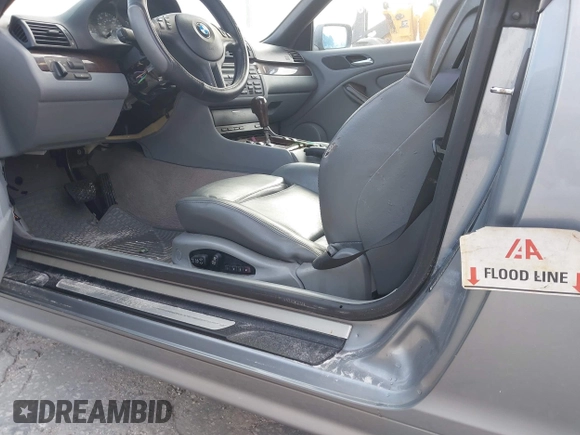 2004 BMW 3 Series 325Ci with VIN WBABW33484PL32415, listed as a IAAI auction lot 41437528 with 105,615 mi miles. Bid and sale history available at carsss.com. Image 6.