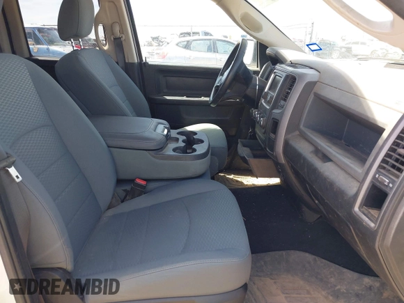 2019 Ram 1500 Tradesman z VIN 1C6RR7FG6KS590438, wystawiony jako IAAI lot #42086963 z przebiegiem 81 328 mil mil oraz . Historia ofert i sprzedaży dostępna na DreamBid. Obrazek 5.