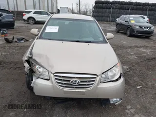 2010 Hyundai Elantra GLS z VIN KMHDU4AD6AU195171, wystawiony jako IAAI lot #41863106 z przebiegiem Nie podano mil oraz . Historia ofert i sprzedaży dostępna na DreamBid. Obrazek 12.