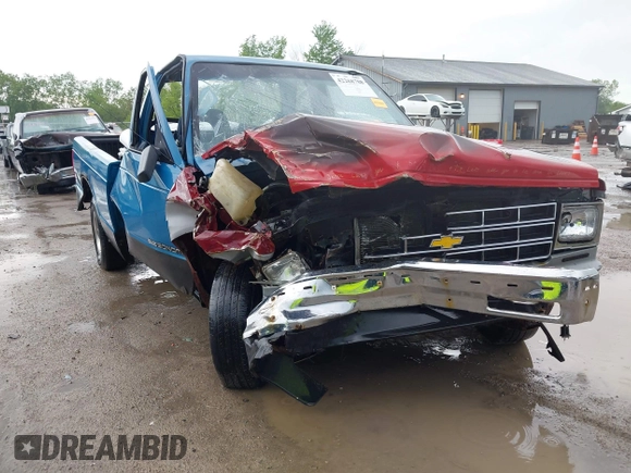1992 GMC Sonoma z VIN 1GTCS14A9N8529102, wystawiony jako IAAI lot #42268788 z przebiegiem 83 781 mil mil oraz . Historia ofert i sprzedaży dostępna na DreamBid. Obrazek 1.
