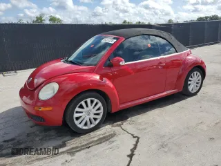 2010 Volkswagen Beetle Final Edition z VIN 3VWRW3AL6AM008857, wystawiony jako Copart lot #64312235 z przebiegiem 104 318 mil mil oraz Szkoda całkowita • Salvage title. Historia ofert i sprzedaży dostępna na DreamBid. Obrazek 1.
