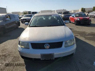 2001 Volkswagen Passat z VIN WVWAC63B41P013693, wystawiony jako Copart lot #74254064 z przebiegiem 106 707 mil mil oraz Szkoda całkowita • Salvage title. Historia ofert i sprzedaży dostępna na DreamBid. Obrazek 5.