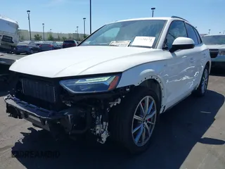 2024 Audi Q5 S line Premium Plus z VIN WA1E2AFY5R2043487, wystawiony jako IAAI lot #41938172 z przebiegiem 19 658 mil mil oraz . Historia ofert i sprzedaży dostępna na DreamBid. Obrazek 18.