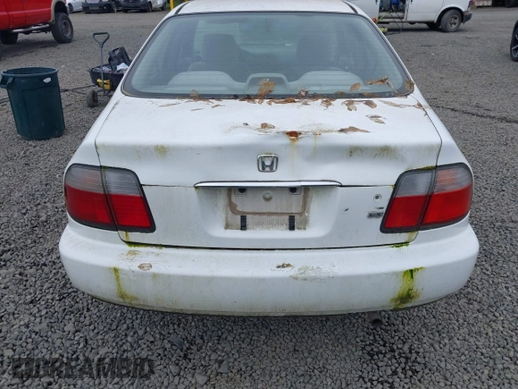 1996 Honda Accord LX with VIN 1HGCD5635TA031485, listed as a IAAI auction lot 42132216 with 158,686 mi miles and . Bid and sale history available at carsss.com. Image 6.