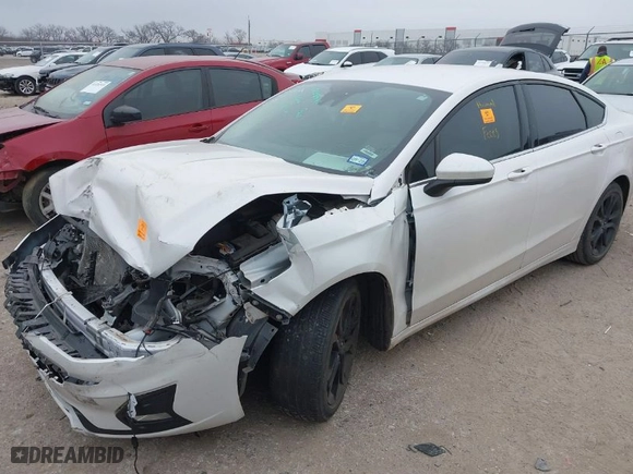 2020 Ford Fusion SE with VIN 3FA6P0HD6LR188434, listed as a IAAI auction lot 41528567 with 1 mi miles. Bid and sale history available at carsss.com. Image 2.