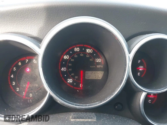 2006 Toyota Matrix STD z VIN 2T1KR30E76C582320, wystawiony jako IAAI lot #41423912 z przebiegiem 210 504 mil mil oraz . Historia ofert i sprzedaży dostępna na DreamBid. Obrazek 7.