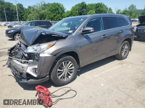 2017 Toyota Highlander XLE with VIN 5TDJZRFH9HS412874, listed as a Copart auction lot 62018815 with 109,212 mi miles and Salvage title. Bid and sale history available at DreamBid. Image 1.