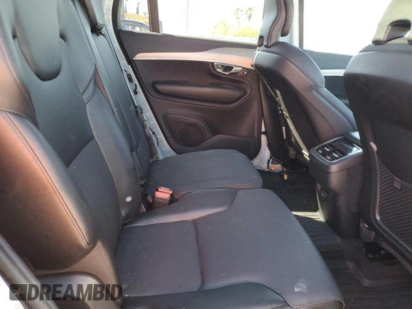 2022 Volvo XC90 Momentum with VIN YV4102CK3N1871325, listed as a Copart auction lot 46592915 with 21,147 mi miles and Salvage Title. Bid and sale history available at DreamBid. Image 11.