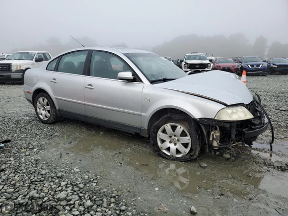 2003 Volkswagen Passat GLX with VIN WVWRH63B23P044027, listed as a Copart auction lot 71946594 with 227,654 mi miles and Salvage Title. Bid and sale history available at carsss.com. Image 4.