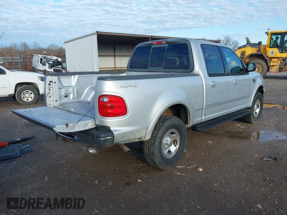 2002 Ford F-150 XLT with VIN 1FTRW08632KE22611, listed as a IAAI auction lot 41519768 with 200,420 mi miles. Bid and sale history available at carsss.com. Image 4.