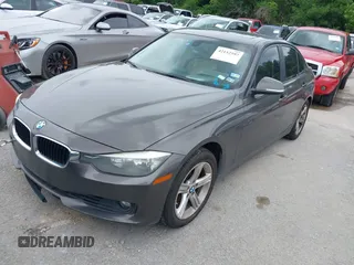 2013 BMW 3 Series 328i xDrive z VIN WBA3B3C58DF537652, wystawiony jako IAAI lot #42152597 z przebiegiem 132 091 mil mil oraz . Historia ofert i sprzedaży dostępna na DreamBid. Obrazek 2.