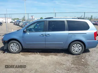 2011 Kia Sedona LX with VIN KNDMG4C74B6368551, listed as a IAAI auction lot 42022483 with 172,495 mi miles. Bid and sale history available at carsss.com. Image 15.