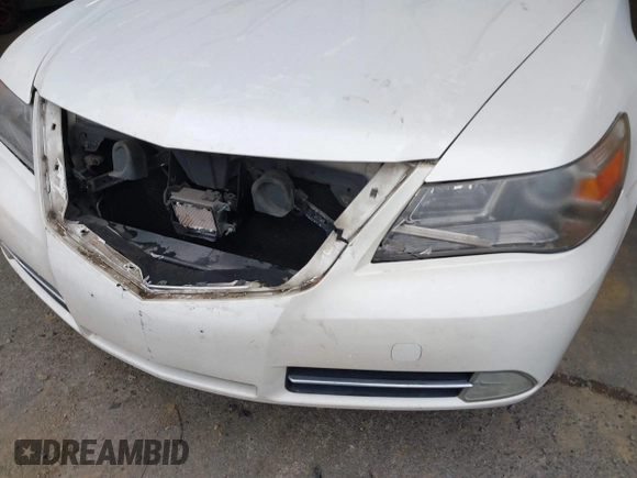 2011 Acura RL Technology with VIN JH4KB2F66BC000465, listed as a IAAI auction lot 41312767 with 129,418 mi miles and . Bid and sale history available at DreamBid. Image 20.