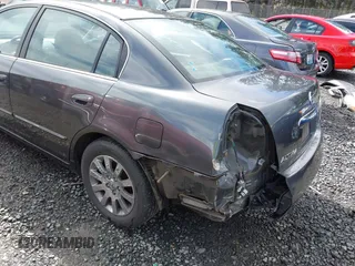 2006 Nissan Altima 2.5 with VIN 1N4AL11D06N304367, listed as a IAAI auction lot 41808294 with 198,815 mi miles. Bid and sale history available at carsss.com. Image 6.