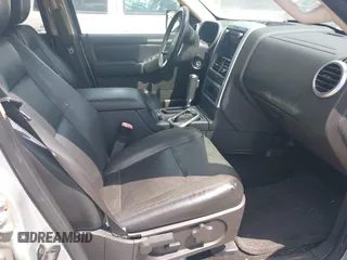 2010 Mercury Mountaineer Premier z VIN 4M2EN4JE3AUJ06410, wystawiony jako IAAI lot #42208354 z przebiegiem 135 047 mil mil oraz . Historia ofert i sprzedaży dostępna na DreamBid. Obrazek 5.