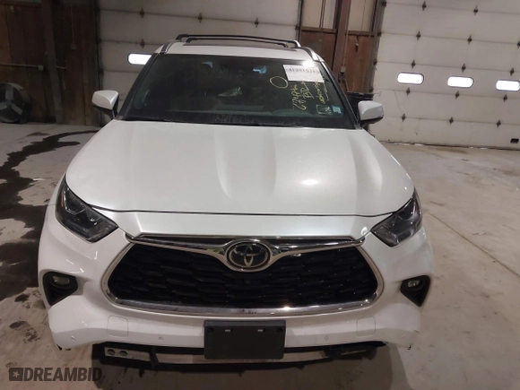 2022 Toyota Highlander Platinum with VIN 5TDFZRBH6NS192150, listed as a IAAI auction lot 41291531 with 67,474 mi miles. Bid and sale history available at carsss.com. Image 13.