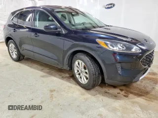 2021 Ford Escape SE z VIN 1FMCU0G67MUA73517, wystawiony jako Copart lot #58307575 z przebiegiem 122 216 mil mil oraz Czysty tytuł • Clean title. Historia ofert i sprzedaży dostępna na DreamBid. Obrazek 4.