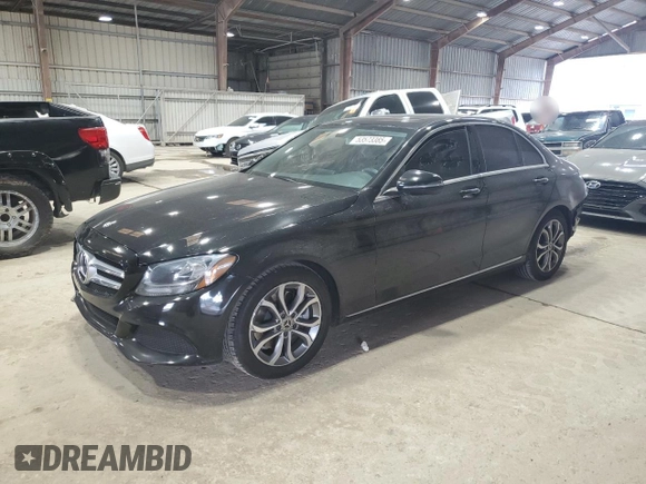 2018 Mercedes-Benz C 300 z VIN 55SWF4JB5JU219795, wystawiony jako Copart lot #53573385 z przebiegiem 109 462 mil mil oraz Czysty tytuł • Clean title. Historia ofert i sprzedaży dostępna na DreamBid. Obrazek 1.