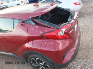 2018 Toyota C-HR XLE z VIN NMTKHMBX7JR018415, wystawiony jako IAAI lot #40582743 z przebiegiem 33 007 mil mil oraz . Historia ofert i sprzedaży dostępna na DreamBid. Obrazek 6.