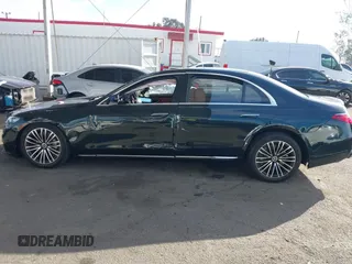 2022 Mercedes-Benz S 580 z VIN W1K6G7GB6NA151826, wystawiony jako IAAI lot #41313174 z przebiegiem 18 123 mil mil oraz . Historia ofert i sprzedaży dostępna na DreamBid. Obrazek 14.