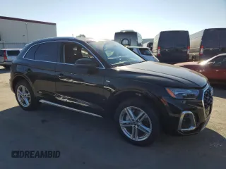 2021 Audi Q5 Premium Plus with VIN WA1E2AFY6M2132199, listed as a Copart auction lot 88331615 with 20,555 mi miles and Salvage Title. Bid and sale history available at carsss.com. Image 4.