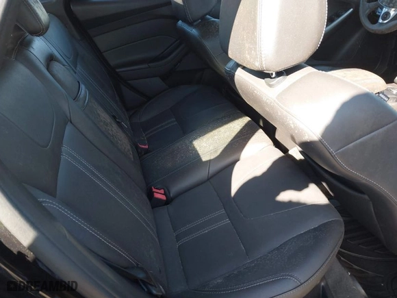 2013 Ford Focus SE with VIN 1FADP3K2XDL180319, listed as a IAAI auction lot 41697745 with 999,999 mi miles. Bid and sale history available at carsss.com. Image 8.
