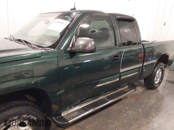 2003 Chevrolet Silverado 1500 LT with VIN 2GCEK19T131205144, listed as a IAAI auction lot 42099917 with 114,240 mi miles and . Bid and sale history available at DreamBid. Image 6.