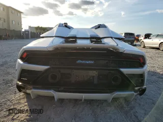 2022 Lamborghini Huracan z VIN ZHWUT5ZF9NLA17926, wystawiony jako Copart lot #83543394 z przebiegiem 5 830 mil mil oraz Szkoda całkowita • Salvage title. Historia ofert i sprzedaży dostępna na DreamBid. Obrazek 6.